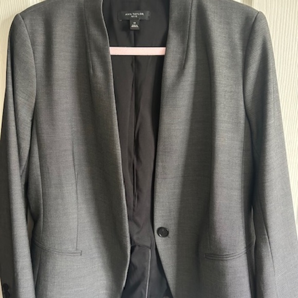 Ann Taylor The Petite Cutaway Blazer in Bi-Stretch Dark Gray Size 12P Preowned - Picture 15 of 16